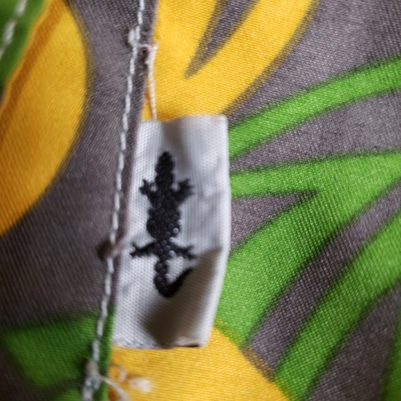 MAD IGUANA SPORTSWEAR Hawaiian print swim shorts - Picture 3 of 4